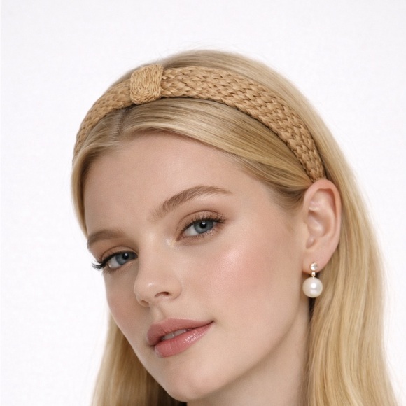 No Brand Accessories - Brand New!! Woven headband with rectangle pendant